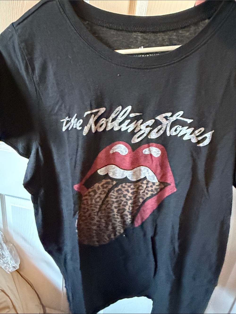 The Rolling Stones Black Tee with Red Lips and Leopard Tongue - Picture 3 of 4